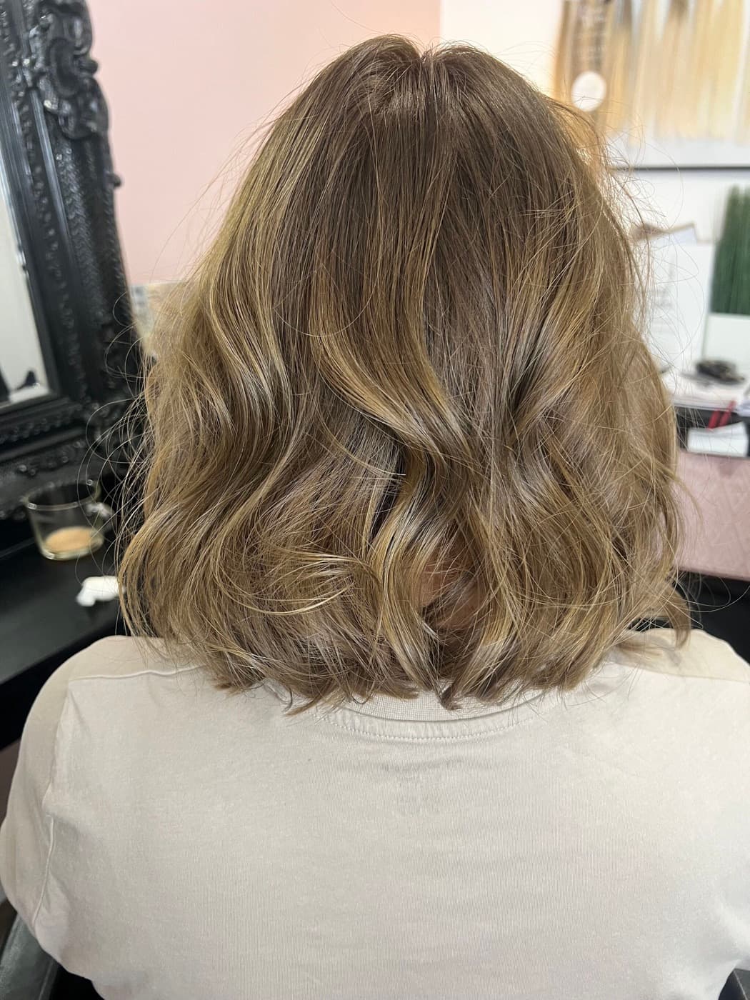 Bronde balayage lob s voľnými vlnami
