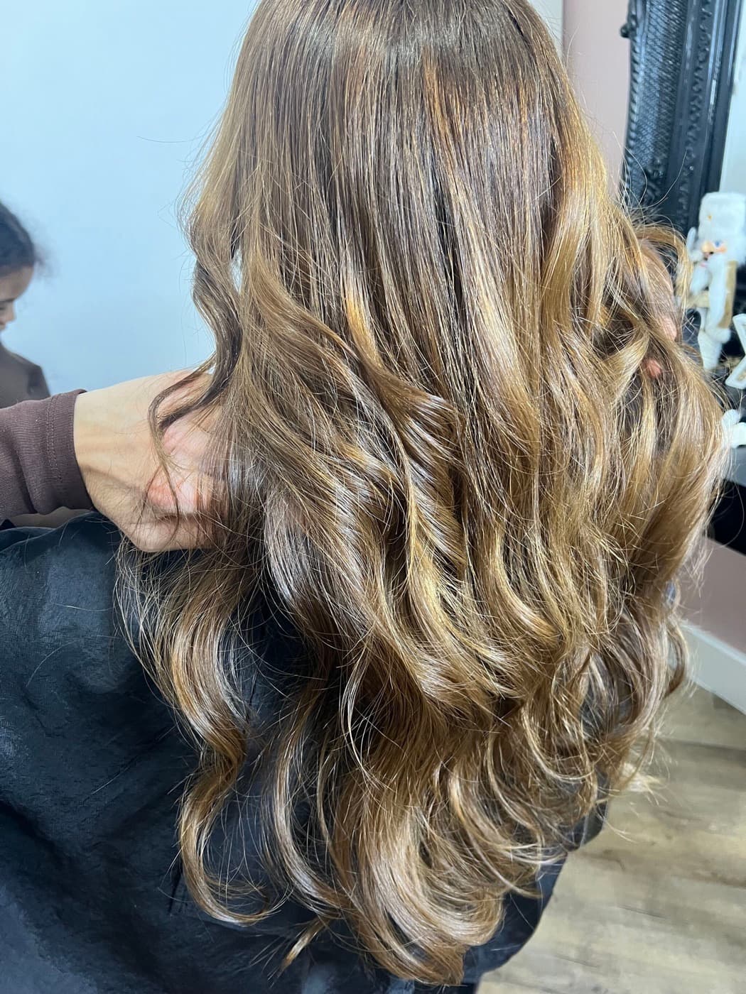 Dlhý balayage s jemnými vlnami